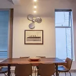 New York Style Apartment In Gardens