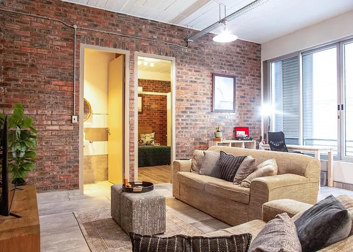 New York Style Apartment In Gardens